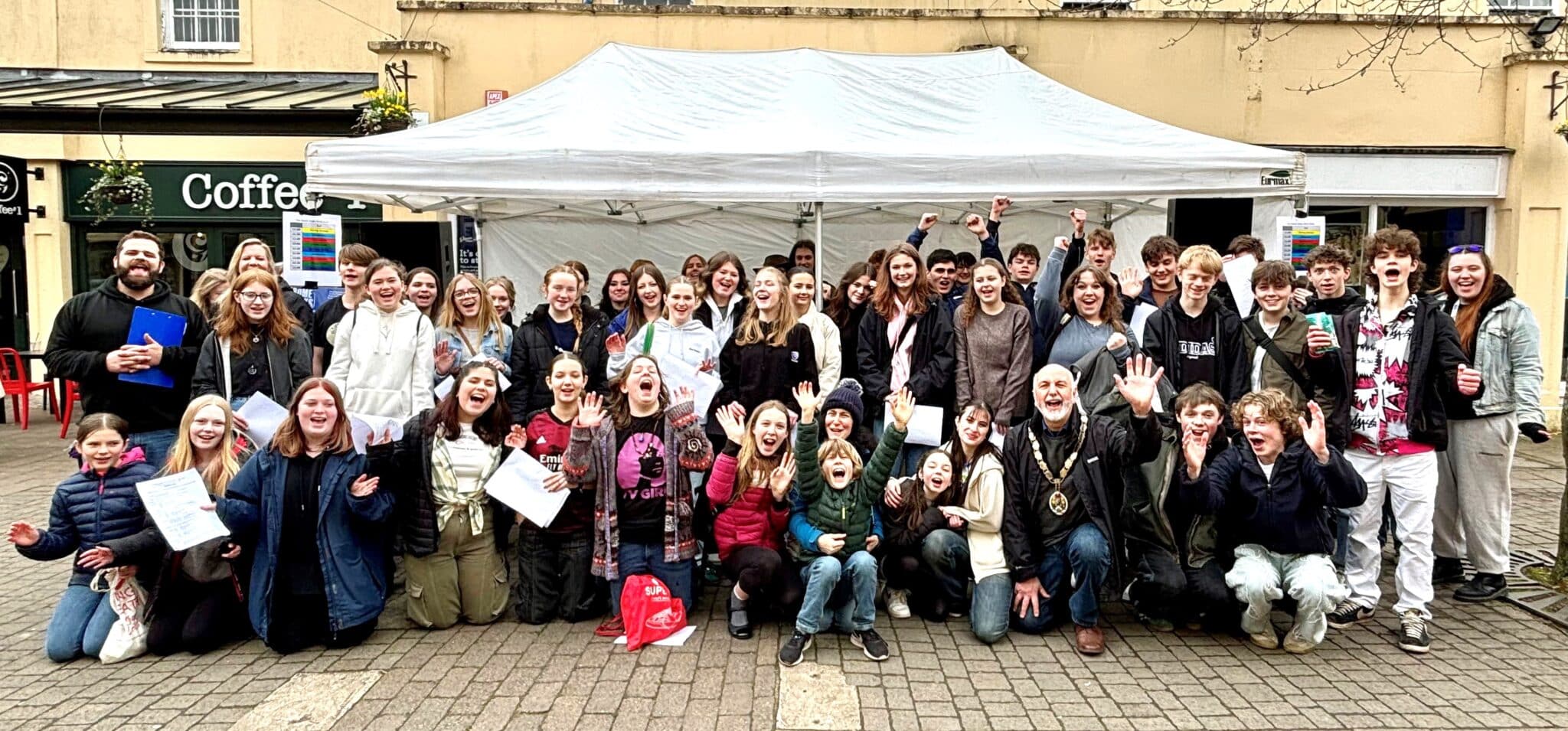 Frome Busks students and Mayor Philip Campagna from Frome Busks 2024 Frome Busks students and Mayor Philip Campagna from Frome Busks 2024